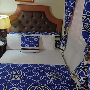 Barbican Cozy Flat At Dillsbury Bed & Breakfast Kingston